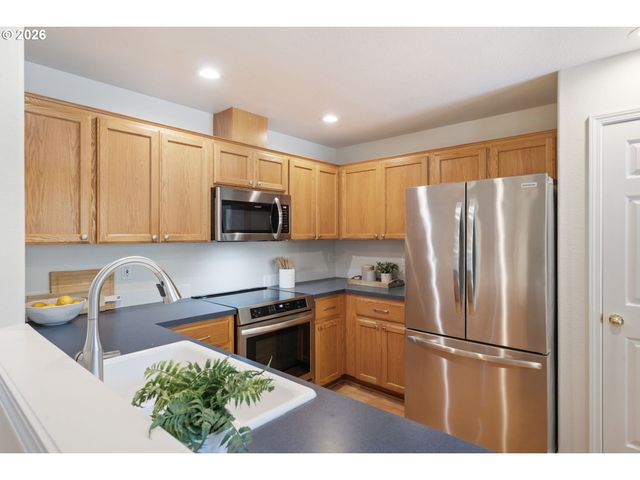 21565 Sw ROELLICH Ave, Sherwood, OR 97140