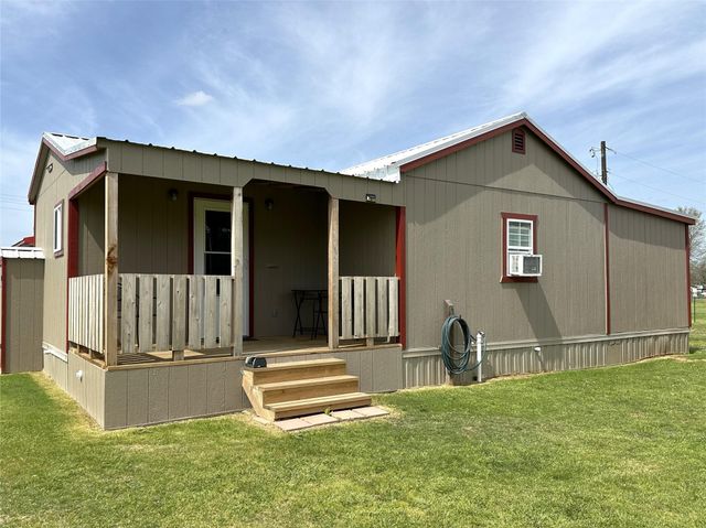 102 Worthy Street, Donie, TX 75838