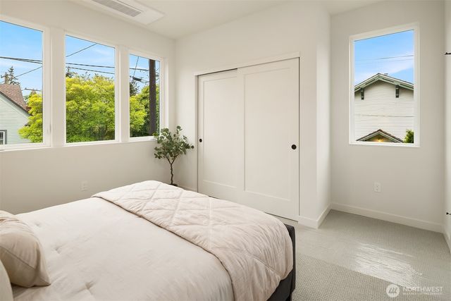 7062 Cleopatra Place NW, Seattle, WA 98117
