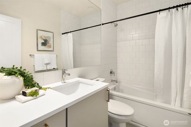 7062 Cleopatra Place NW, Seattle, WA 98117