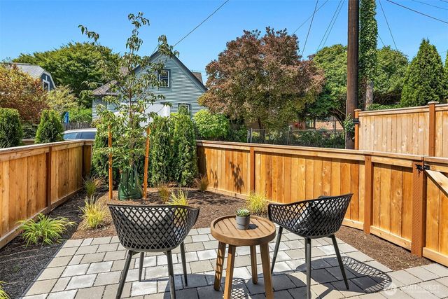 7062 Cleopatra Place NW, Seattle, WA 98117