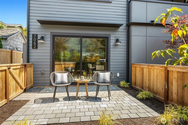 7062 Cleopatra Place NW, Seattle, WA 98117