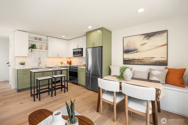 7062 Cleopatra Place NW, Seattle, WA 98117