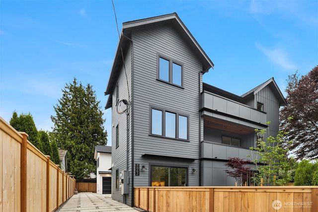 7062 Cleopatra Place NW, Seattle, WA 98117