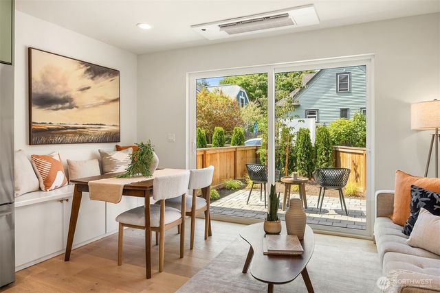 7062 Cleopatra Place NW, Seattle, WA 98117