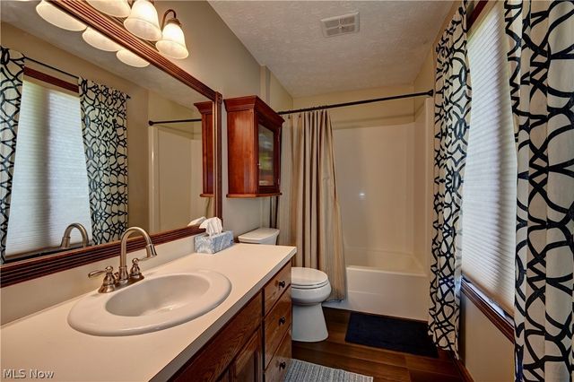4528 Greenmeadow Avenue NW, Canton, OH 44709