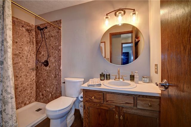 4528 Greenmeadow Avenue NW, Canton, OH 44709