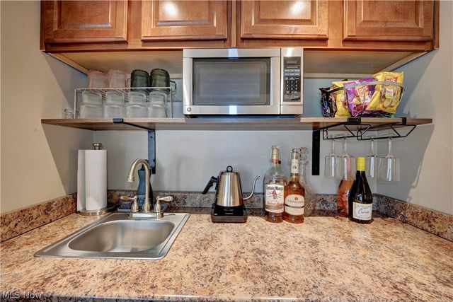 4528 Greenmeadow Avenue NW, Canton, OH 44709