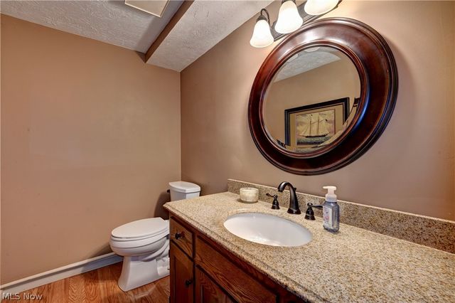 4528 Greenmeadow Avenue NW, Canton, OH 44709