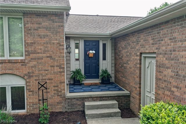 4528 Greenmeadow Avenue NW, Canton, OH 44709