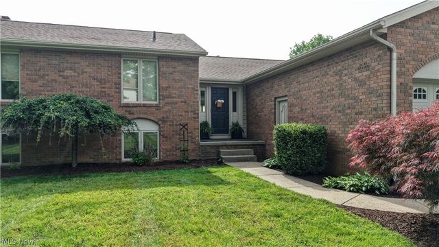 4528 Greenmeadow Avenue NW, Canton, OH 44709