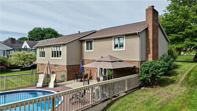 4528 Greenmeadow Avenue NW, Canton, OH 44709