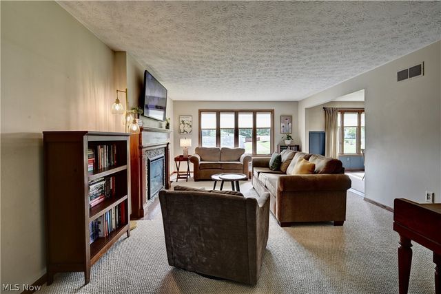 4528 Greenmeadow Avenue NW, Canton, OH 44709