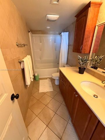 1701 S Ocean Dr 105, Hollywood, FL 33019