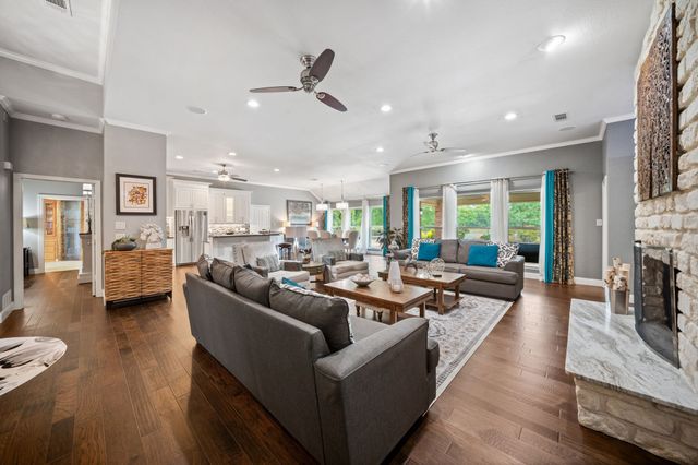 6400 Oak Hollow Drive, Burleson, TX 76028