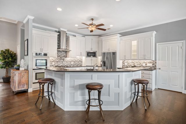 6400 Oak Hollow Drive, Burleson, TX 76028