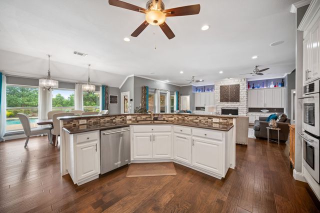 6400 Oak Hollow Drive, Burleson, TX 76028