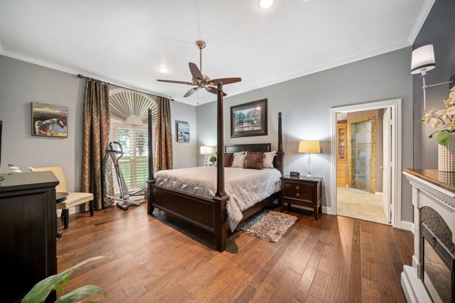 6400 Oak Hollow Drive, Burleson, TX 76028