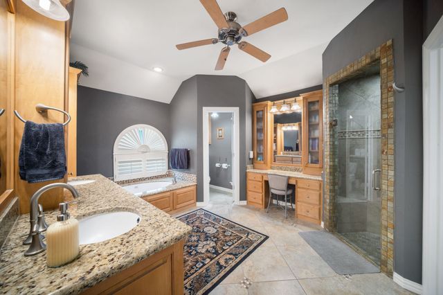 6400 Oak Hollow Drive, Burleson, TX 76028