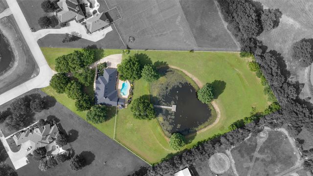 6400 Oak Hollow Drive, Burleson, TX 76028