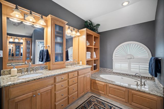 6400 Oak Hollow Drive, Burleson, TX 76028