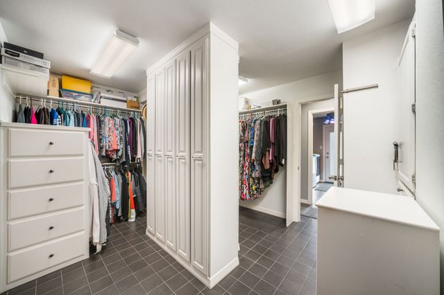 6400 Oak Hollow Drive, Burleson, TX 76028