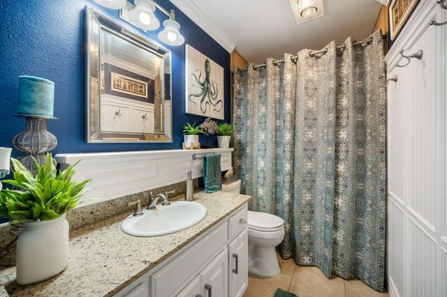 6400 Oak Hollow Drive, Burleson, TX 76028