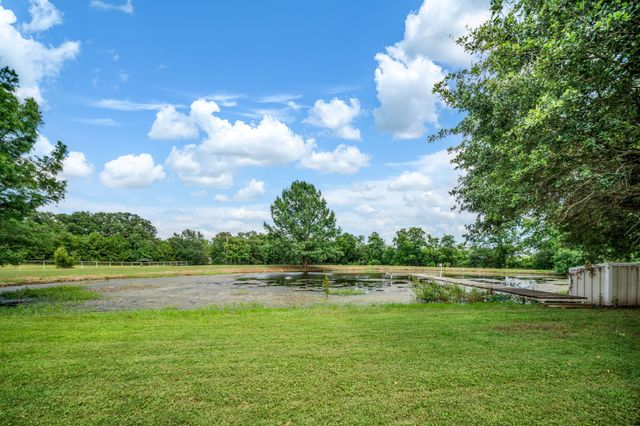 6400 Oak Hollow Drive, Burleson, TX 76028