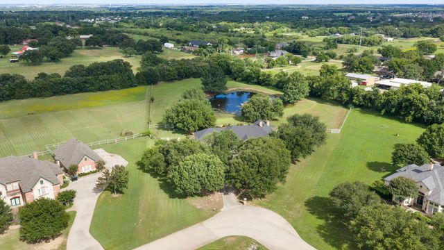 6400 Oak Hollow Drive, Burleson, TX 76028