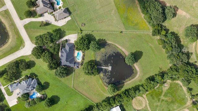 6400 Oak Hollow Drive, Burleson, TX 76028