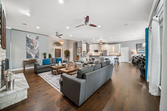 6400 Oak Hollow Drive, Burleson, TX 76028