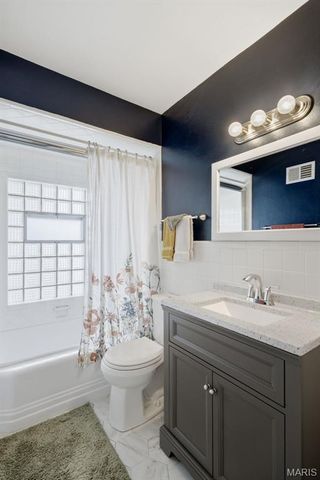 7436 Sharp Avenue, St Louis, MO 63116