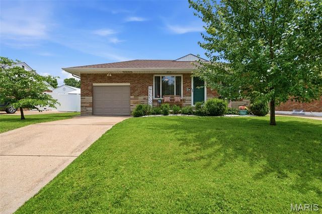 7436 Sharp Avenue, St Louis, MO 63116