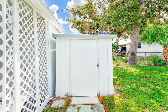 6580 SEMINOLE BOULEVARD 633, Seminole, FL 33772