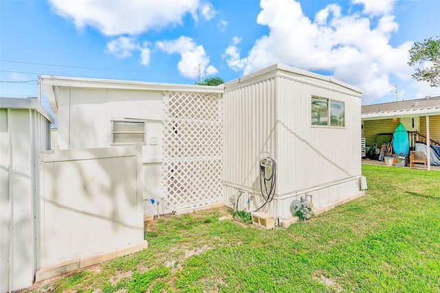 6580 SEMINOLE BOULEVARD 633, Seminole, FL 33772