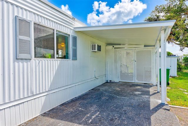 6580 SEMINOLE BOULEVARD 633, Seminole, FL 33772