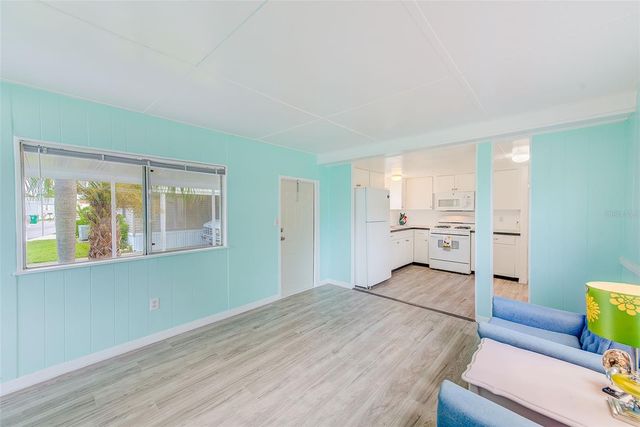 6580 SEMINOLE BOULEVARD 633, Seminole, FL 33772