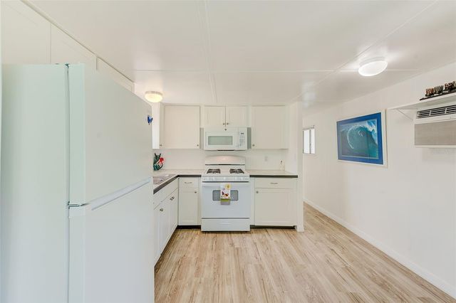 6580 SEMINOLE BOULEVARD 633, Seminole, FL 33772