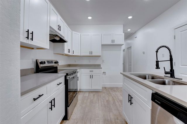 5121 Southwind Street B, Houston, TX 77033