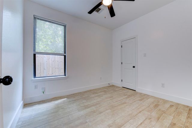 5121 Southwind Street B, Houston, TX 77033