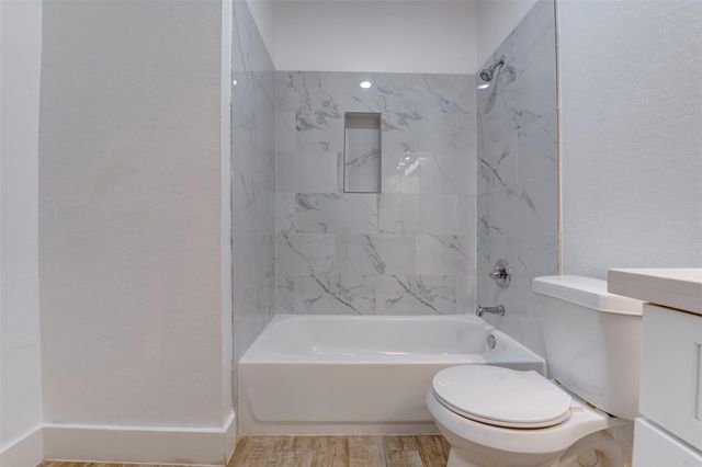 5121 Southwind Street B, Houston, TX 77033