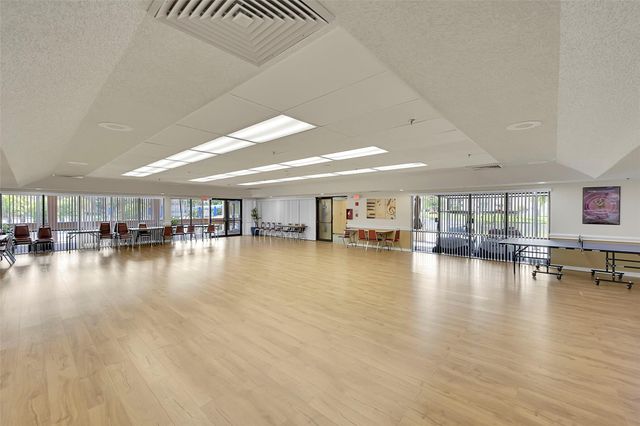2711 NW 104th Ave 302, Sunrise, FL 33322