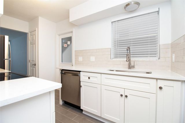 1115 RUE DES CHATEAUX 1A, South Pasadena, FL 33707
