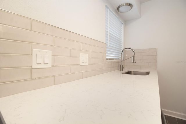 1115 RUE DES CHATEAUX 1A, South Pasadena, FL 33707
