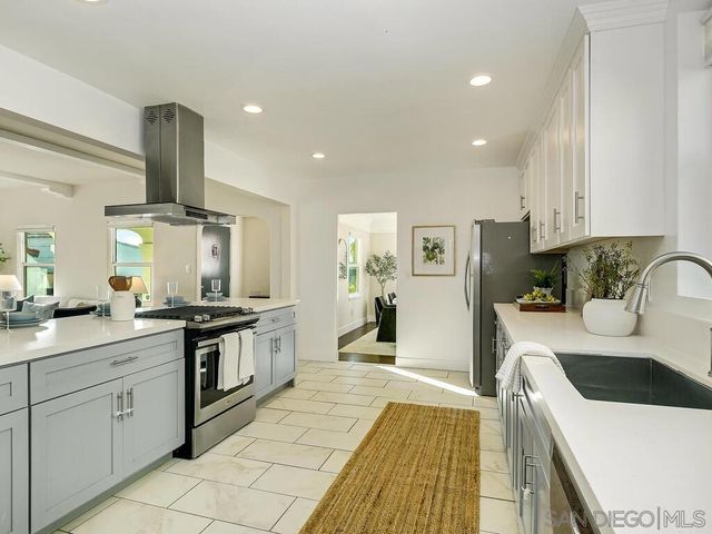 4607 Constance Dr, San Diego, CA 92115