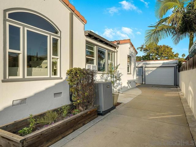 4607 Constance Dr, San Diego, CA 92115