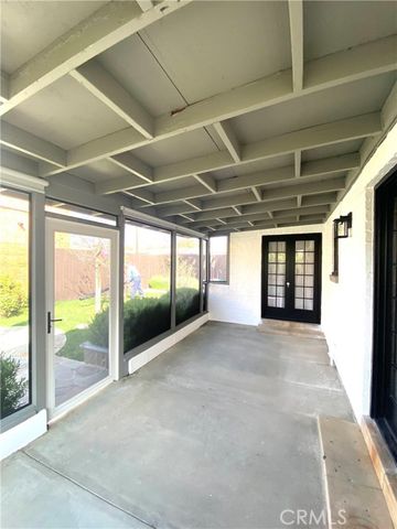 291 N 6th Avenue, Upland, CA 91786