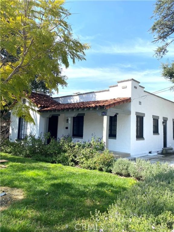 291 N 6th Avenue, Upland, CA 91786