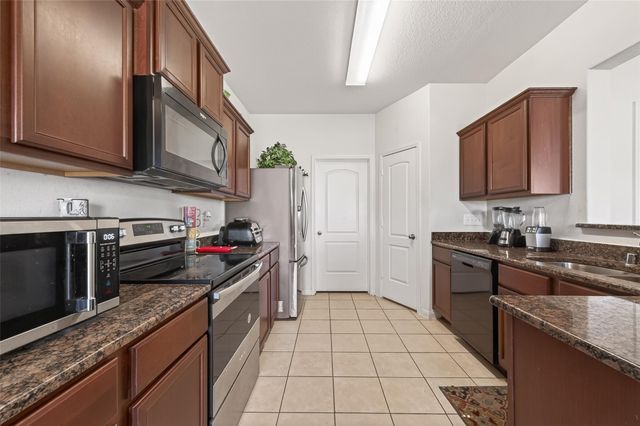 9811 Montana Sapphire Lane, Rosharon, TX 77583