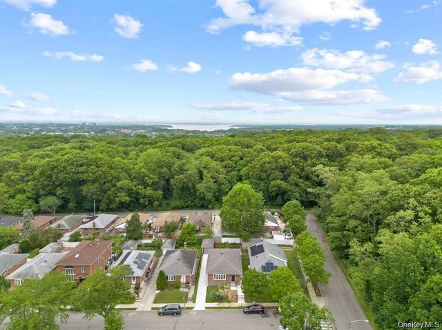 22659 76th Road, Oakland Gardens, NY 11364